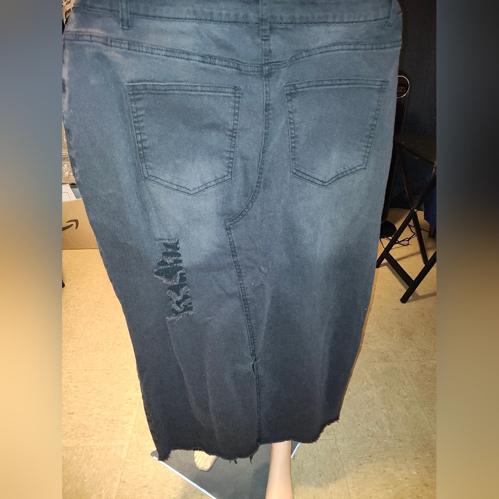 Black Denim Frayed Hem Skirt - Picture 2 of 2